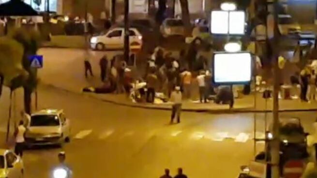 Napoli, ambulante tenta di accoltellare vigili urbani: arrestato