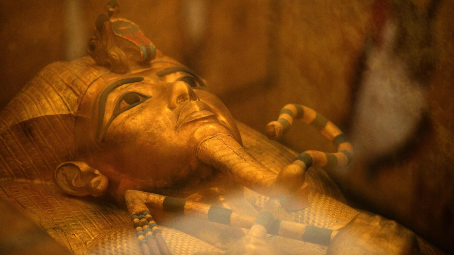 Via al restauro del sarcofago di Tutankhamon