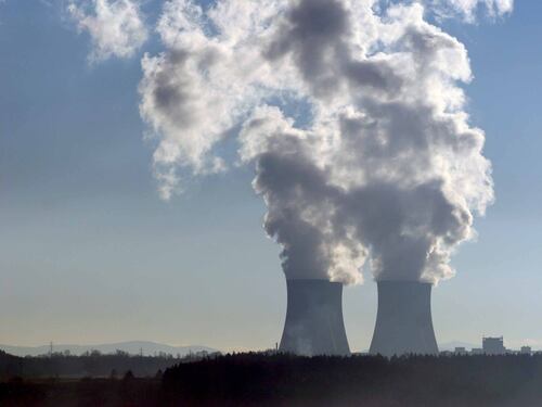 Le centrali nucleari vanno costruite. Però nel sottosuolo