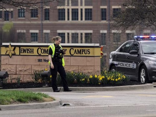 Kansas, settantenne uccide tre ebrei al grido di "Heil Hitler"