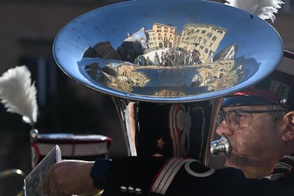 La Banda dell'Esercito a Piazza Farnese per la Festa delle Forze Armate  4