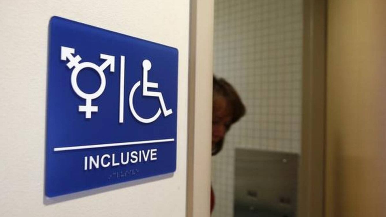 Emilia nel post-alluvione, ma a Bologna la sinistra lotta per i bagni no gender