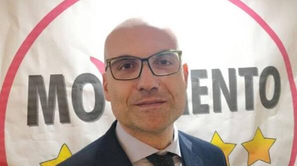 Giù la maschera grillina Gli eletti dei 5 stelle s'intascano 13mila euro