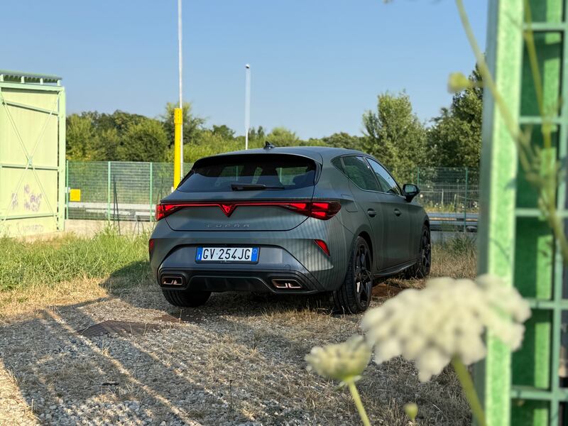 Cupra Leon Hybrid: guarda la gallery della sportiva elettrificata da 272 CV 17