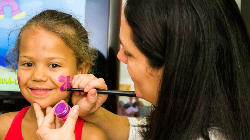 Trucchi di carnevale per bambini, colorati e sorprendenti