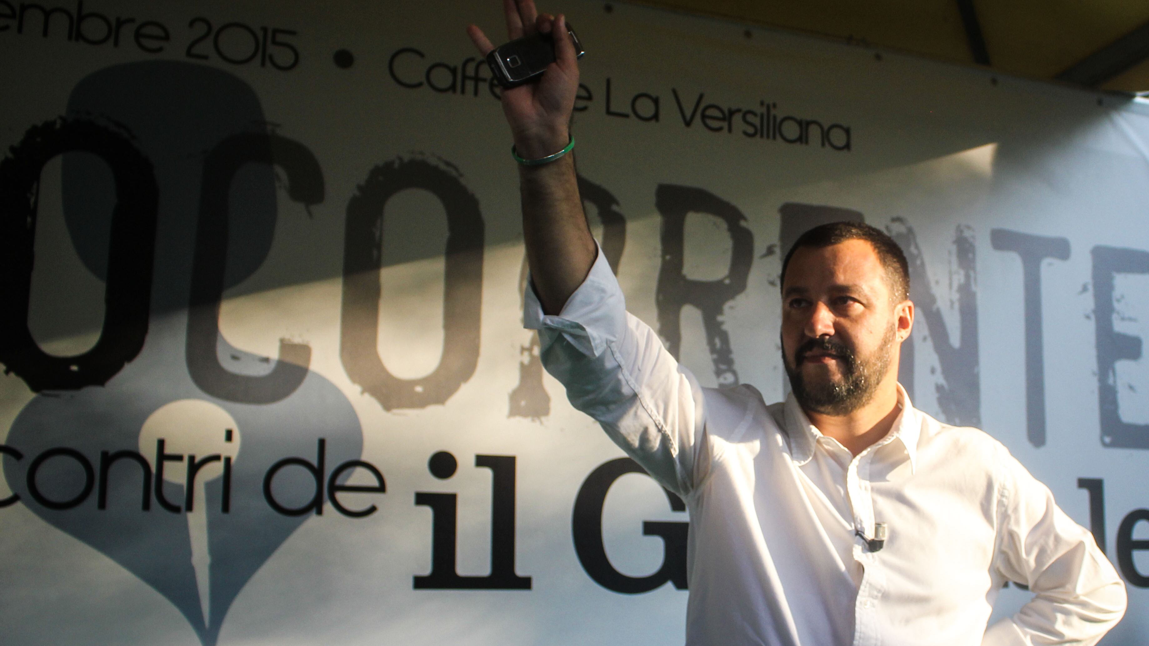 L'apertura di Salvini: "Alle prossime elezioni alleanza con Forza Italia. Renzi ci porta in Grecia"