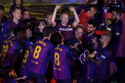 Il commovente addio di Iniesta al Barcellona 14