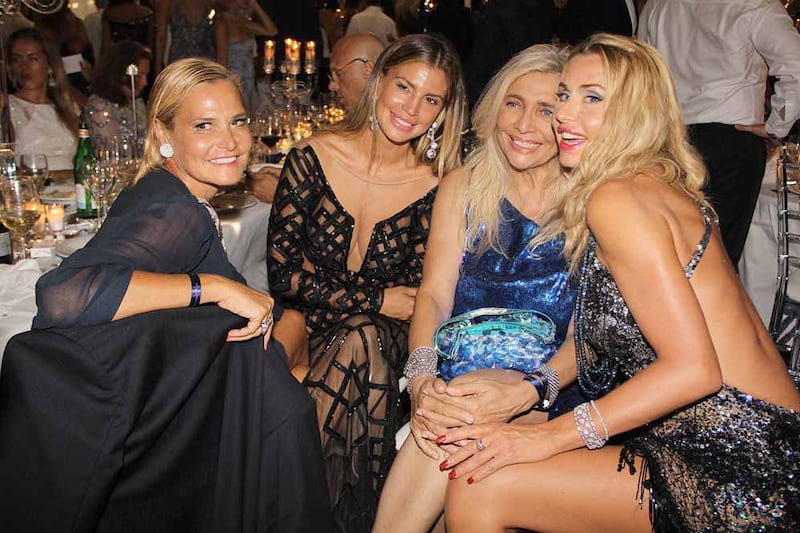 Valeria Marini, le foto sexy 4