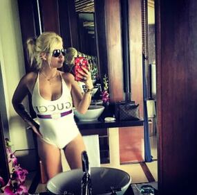 Wanda Nara bollente in una notte d'estate  3