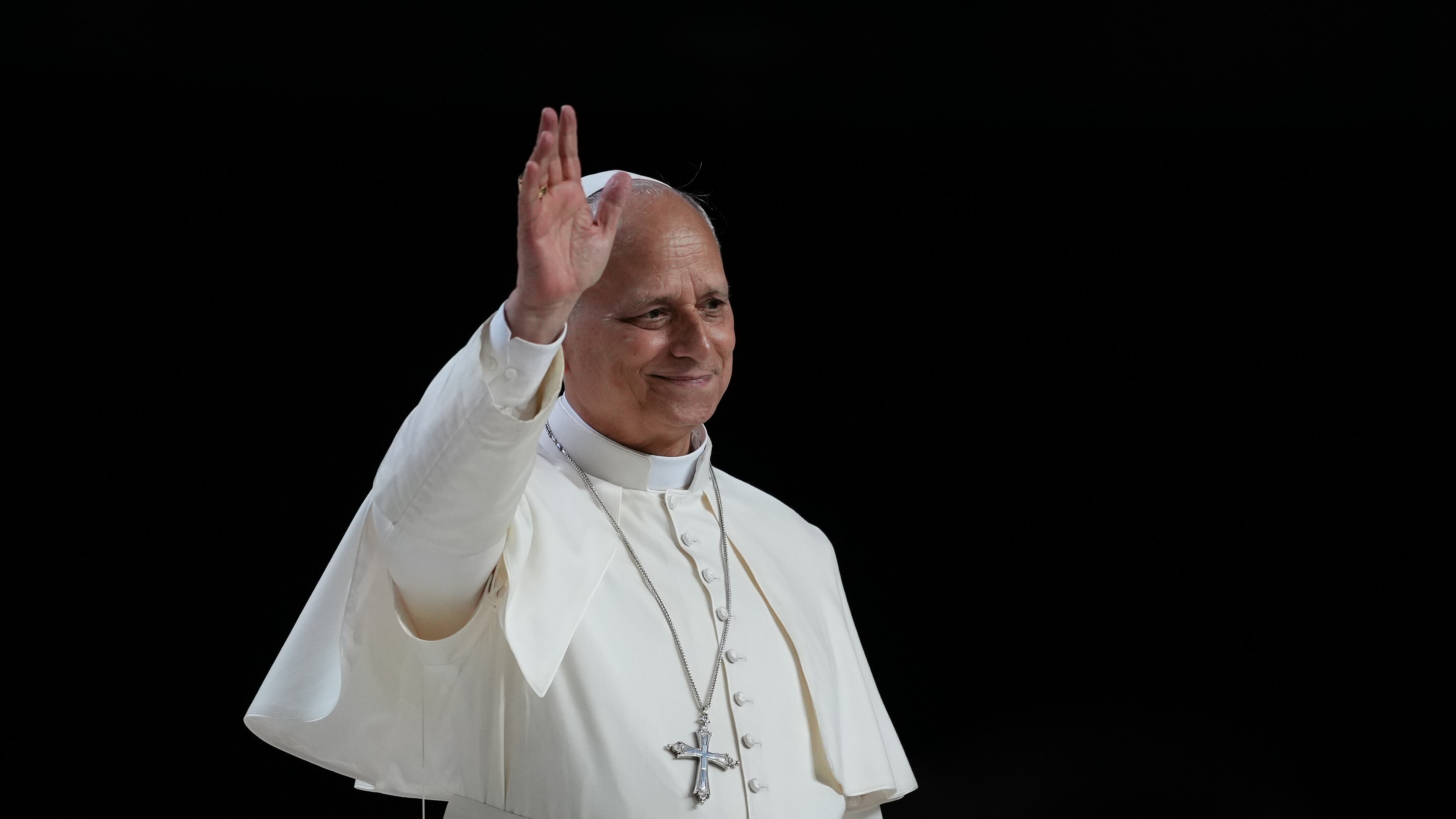 La messa sul lago, Leone sulle orme di Wojtyła