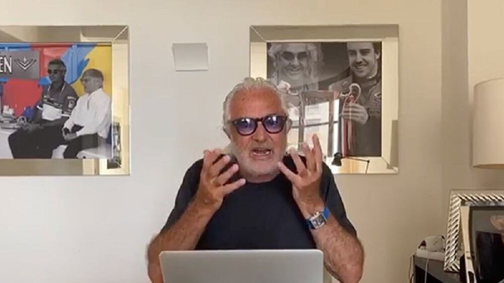 "Io sono un genio e voi no". È ancora polemica sulla pizza di Briatore