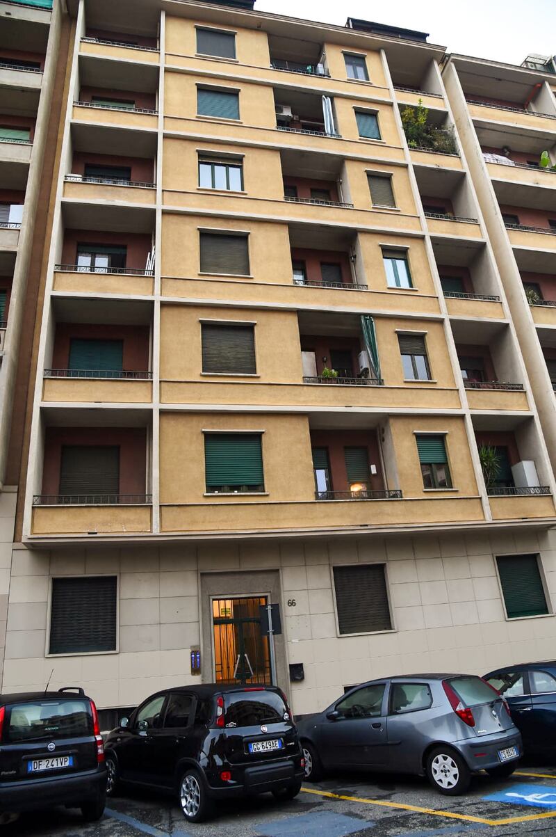 Torino, le immagini dell'appartamento in cui si è consumato il femminicidio 9