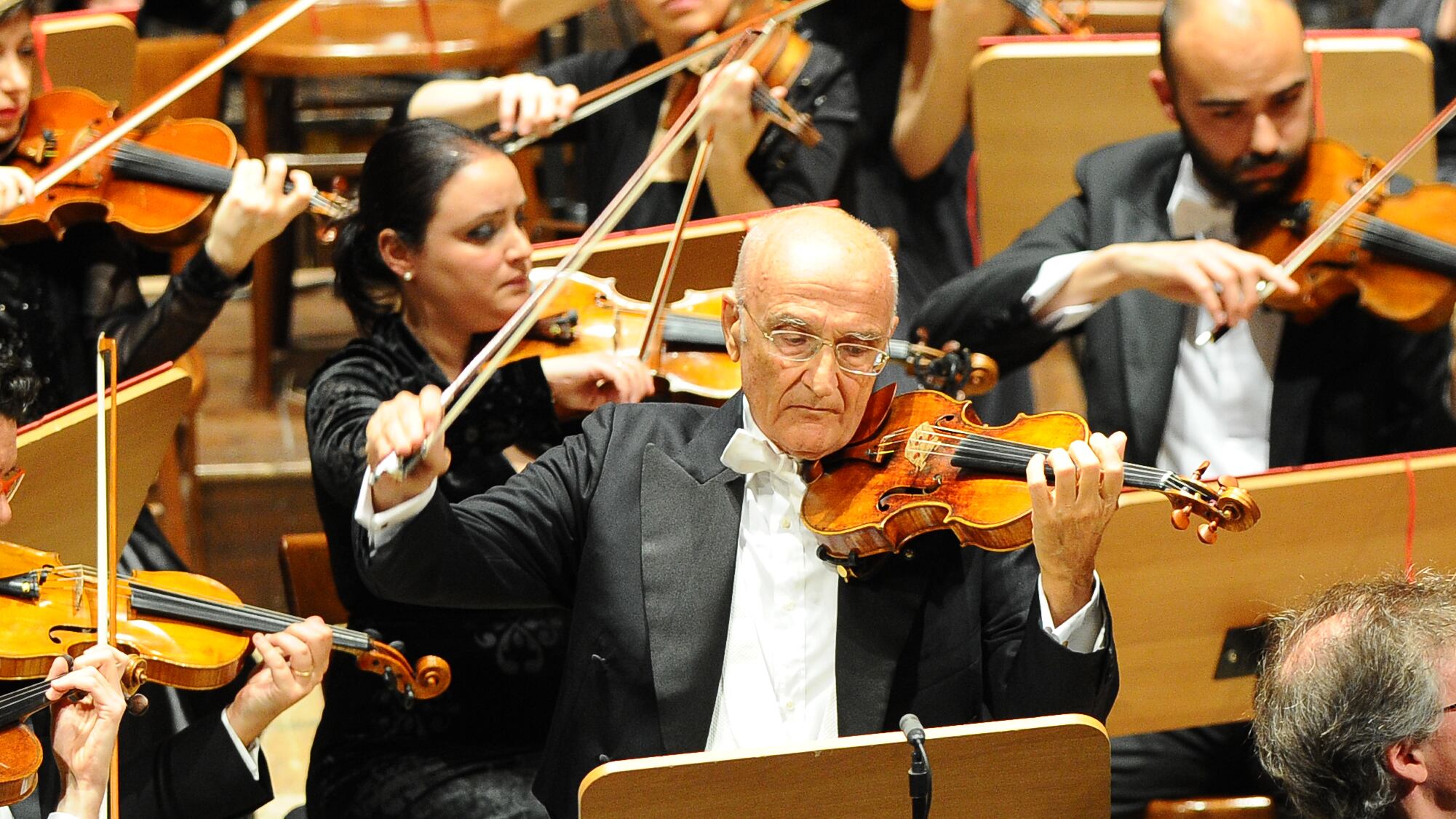 Il "suono" della fabbrica? Ispira il violino di Accardo
