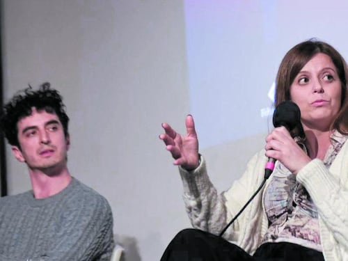 Salis, scusa assurda sul portaborse: "In camera con me per difendermi"