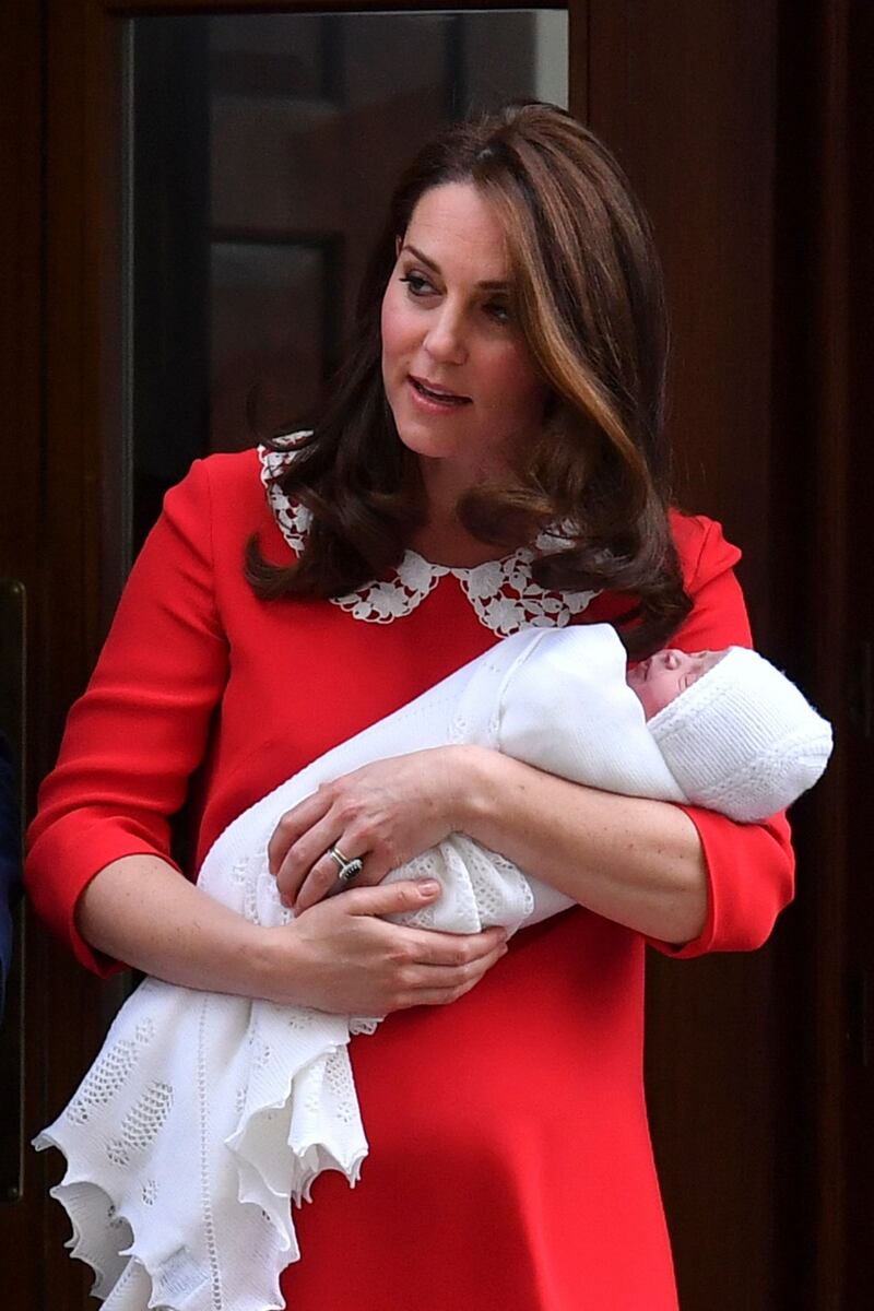Kate Middleton raggiante dopo il parto 7