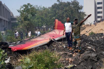 India, le foto del luogo dello schianto del Boeing 787 2