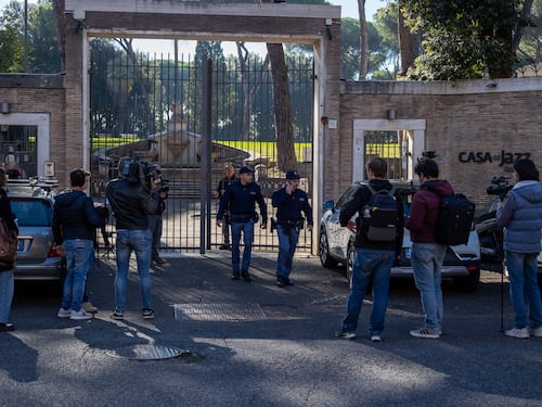 Le ruspe scavano sotto la Casa del Jazz. "Può esserci il corpo del giudice Adinolfi"