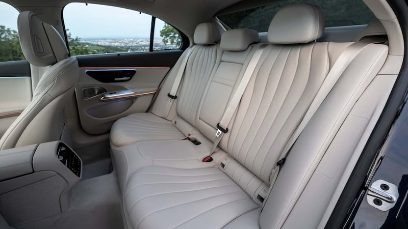 Nuova Mercedes Classe E 2023, guarda tutte le foto 10