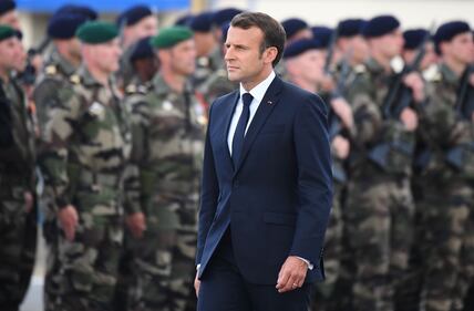 Trump e Macron alle commemorazioni al cimitero americano di Colleville-sur-Mer 4