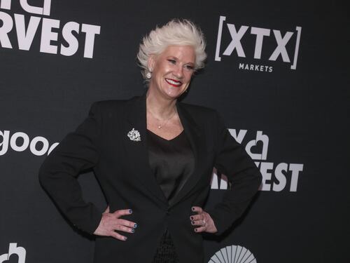 Morta la chef Anne Burrell. La star di Food Network aveva 55 anni