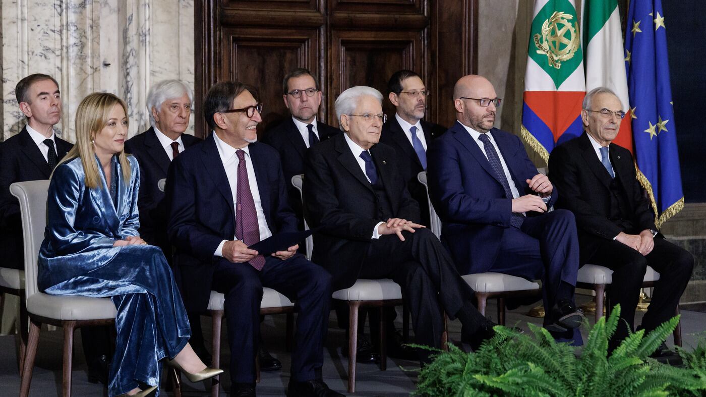 Mattarella difende le spese militari. "Sono impopolari ma necessarie"