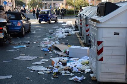 Spazzini in sciopero a Livorno 8