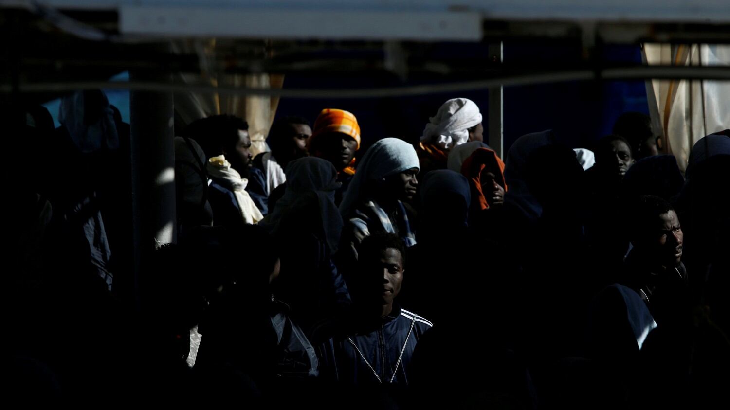 Migranti, Natale drammatico: due barconi dispersi in mare