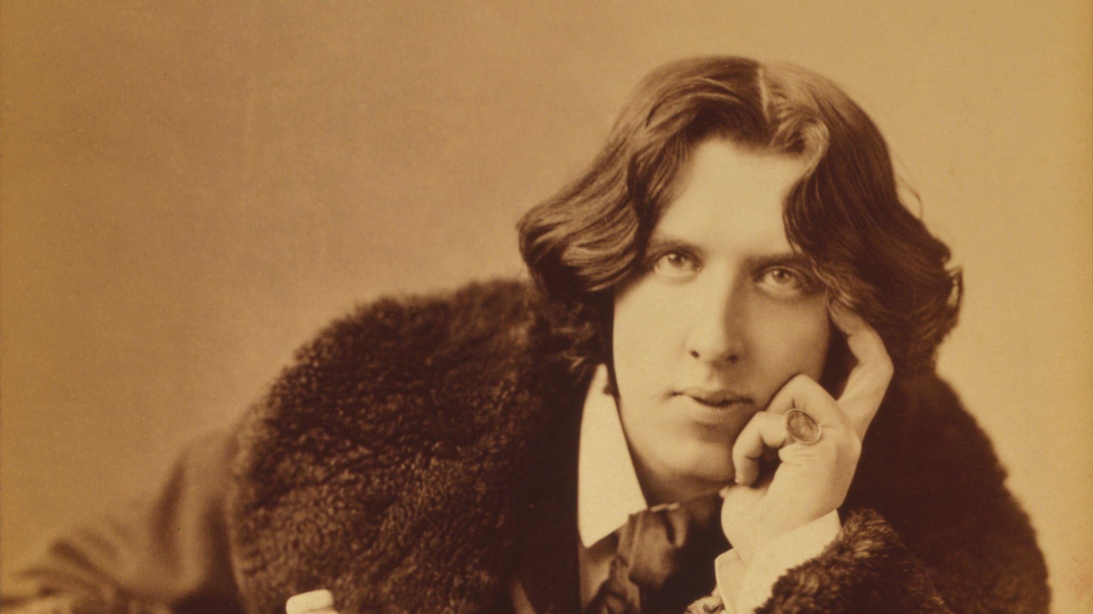 I segreti di Oscar Wilde, la prima rockstar della cultura di massa