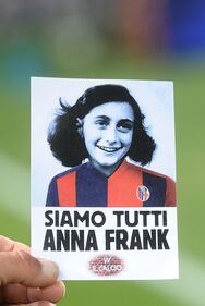 Lazio a Bologna con la maglia di Anna Frank 3