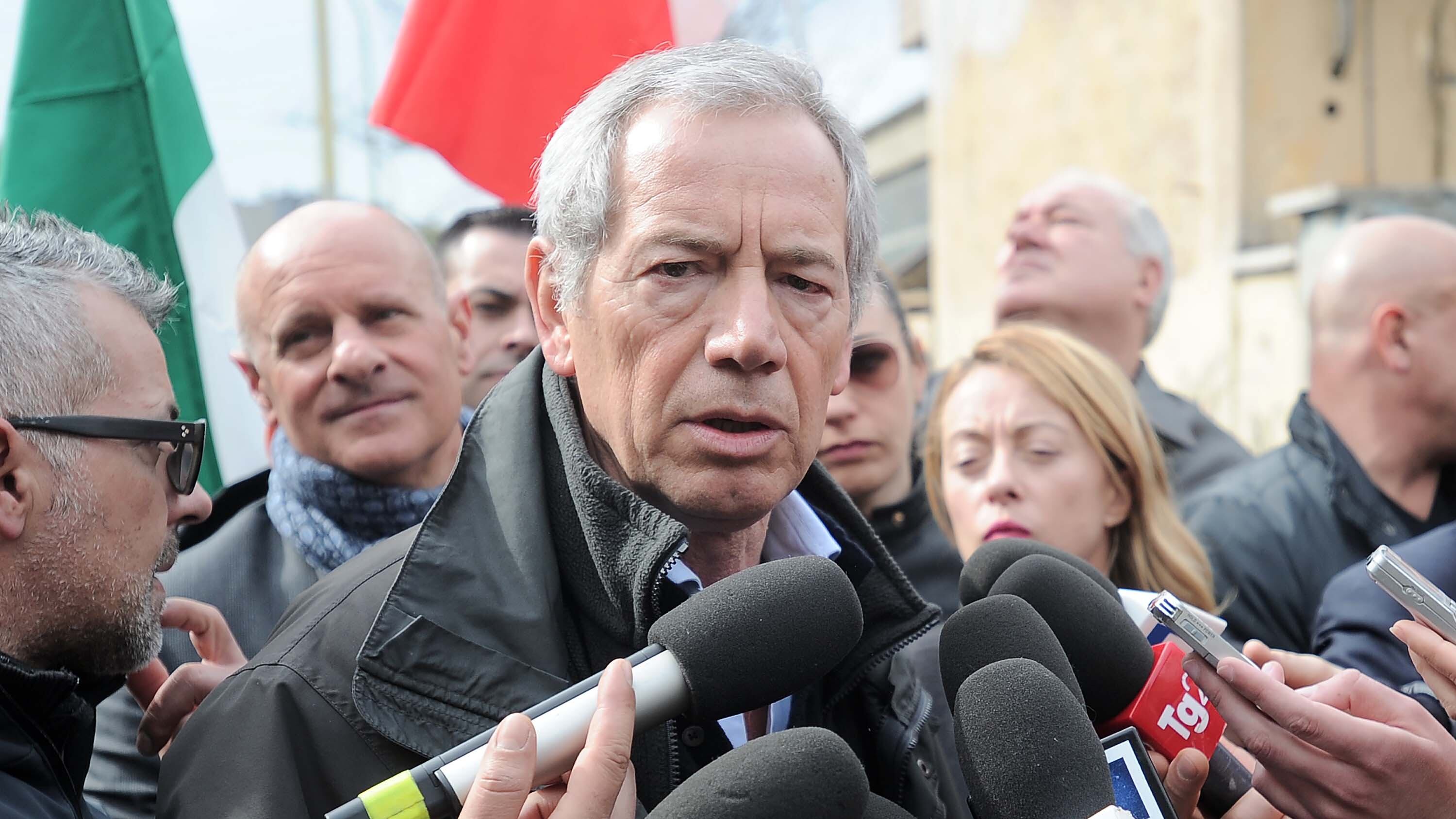 Il governo ostacola Bertolaso: "Da Roma negano un aiuto"
