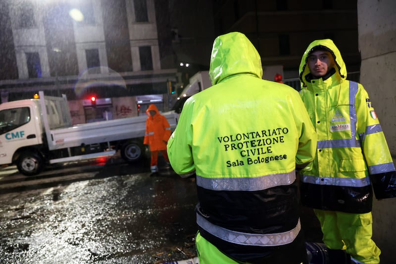 Maltempo a Bologna: alberi caduti, allagamenti ed esondazioni 3