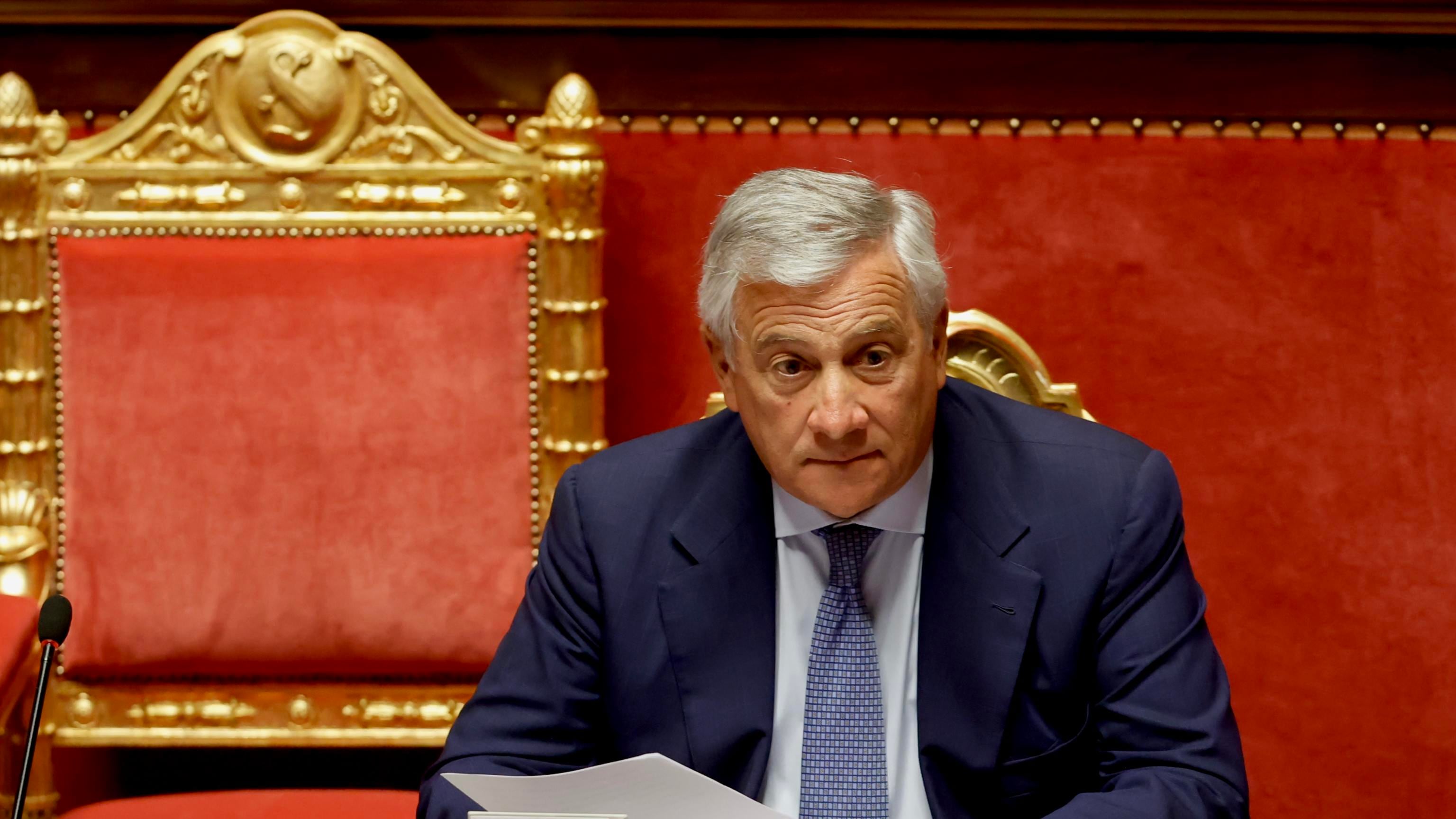 “C’è chi finanzia le Ong per portare i migranti in Italia”. Tajani torna sulla Germania