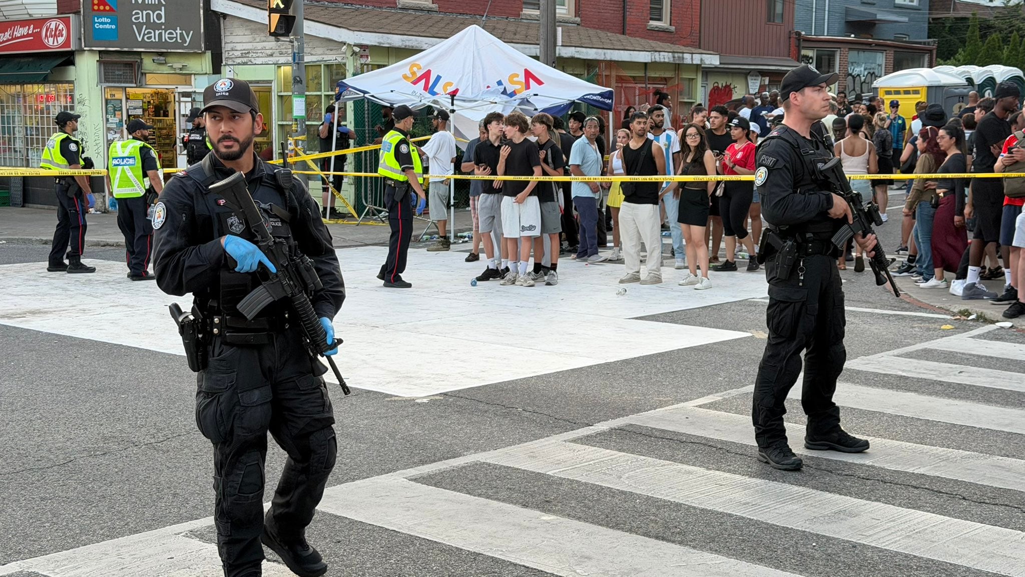 Toronto, spari durante il Festival di salsa: due morti e alcuni feriti gravi