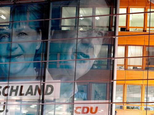 "Ora fate presto". Bruxelles chiede un governo forte per il post Covid