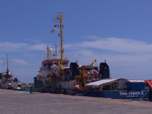La Sea Watch 3 resta a Licata: domani al via gli interrogatori