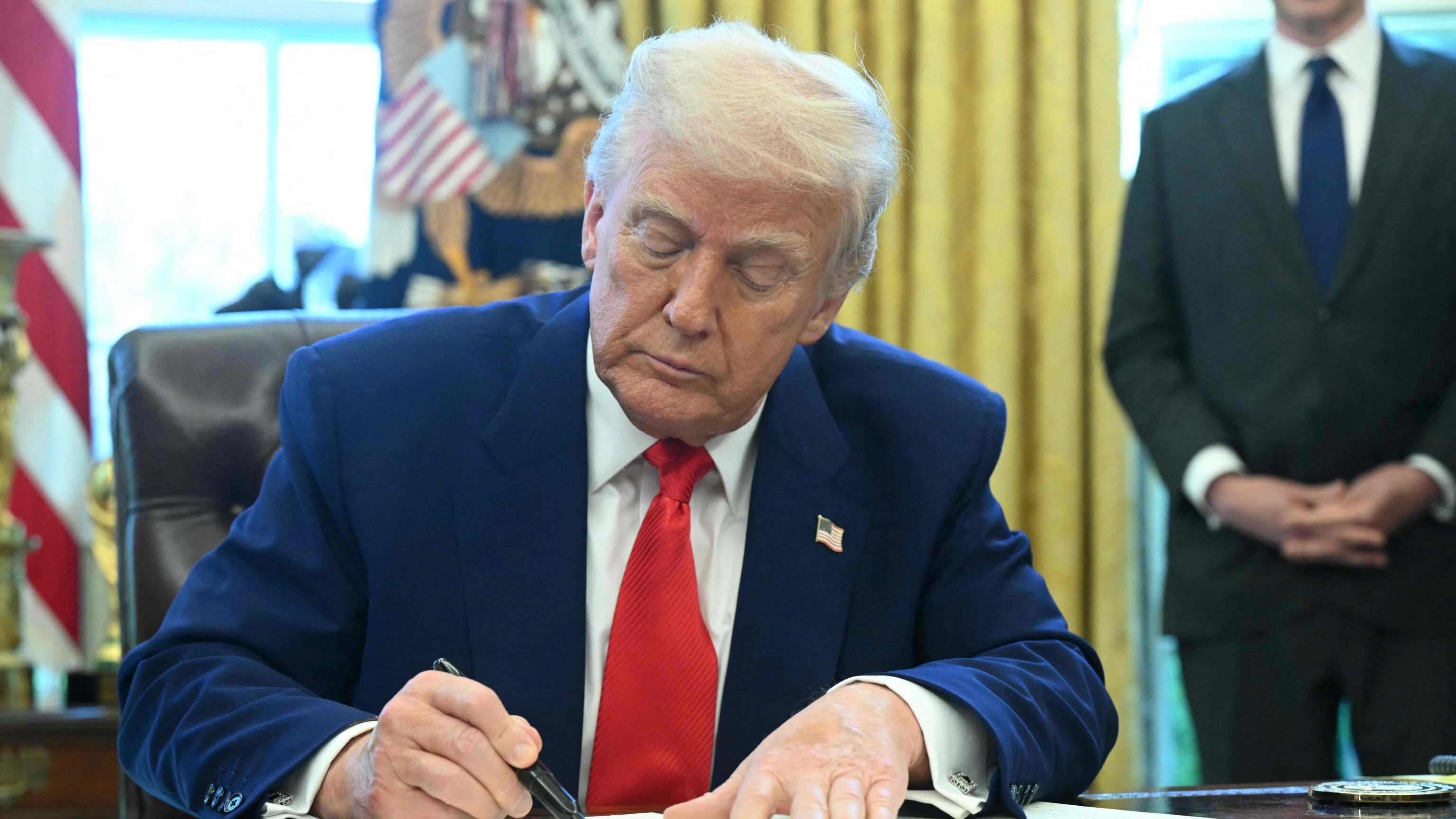 Dazi, il segnale alla Cina. Trump esclude smartphone, computer e chip