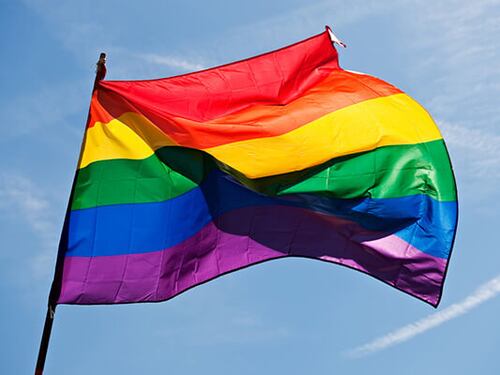 La Regione Calabria fa una legge per dare più soldi alle associazioni Lgbt