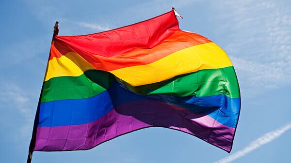 La Regione Calabria fa una legge per dare più soldi alle associazioni Lgbt