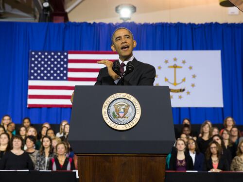 Ora Obama corteggia l'elettorato rosa: "Basta donne pagate meno degli uomini"