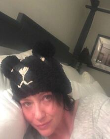  Shannen Doherty mostra la ricrescita dei capelli 7