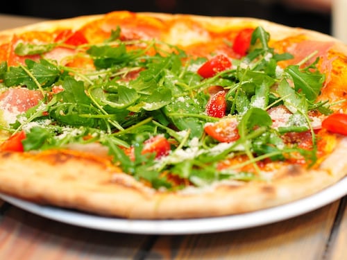 Rucola, ecco perché mangiarla soprattutto la sera, cruda o cotta