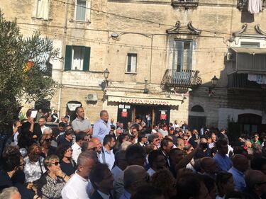 Bari, Emiliano presenta la sua candidatura alle prossime regionali 4