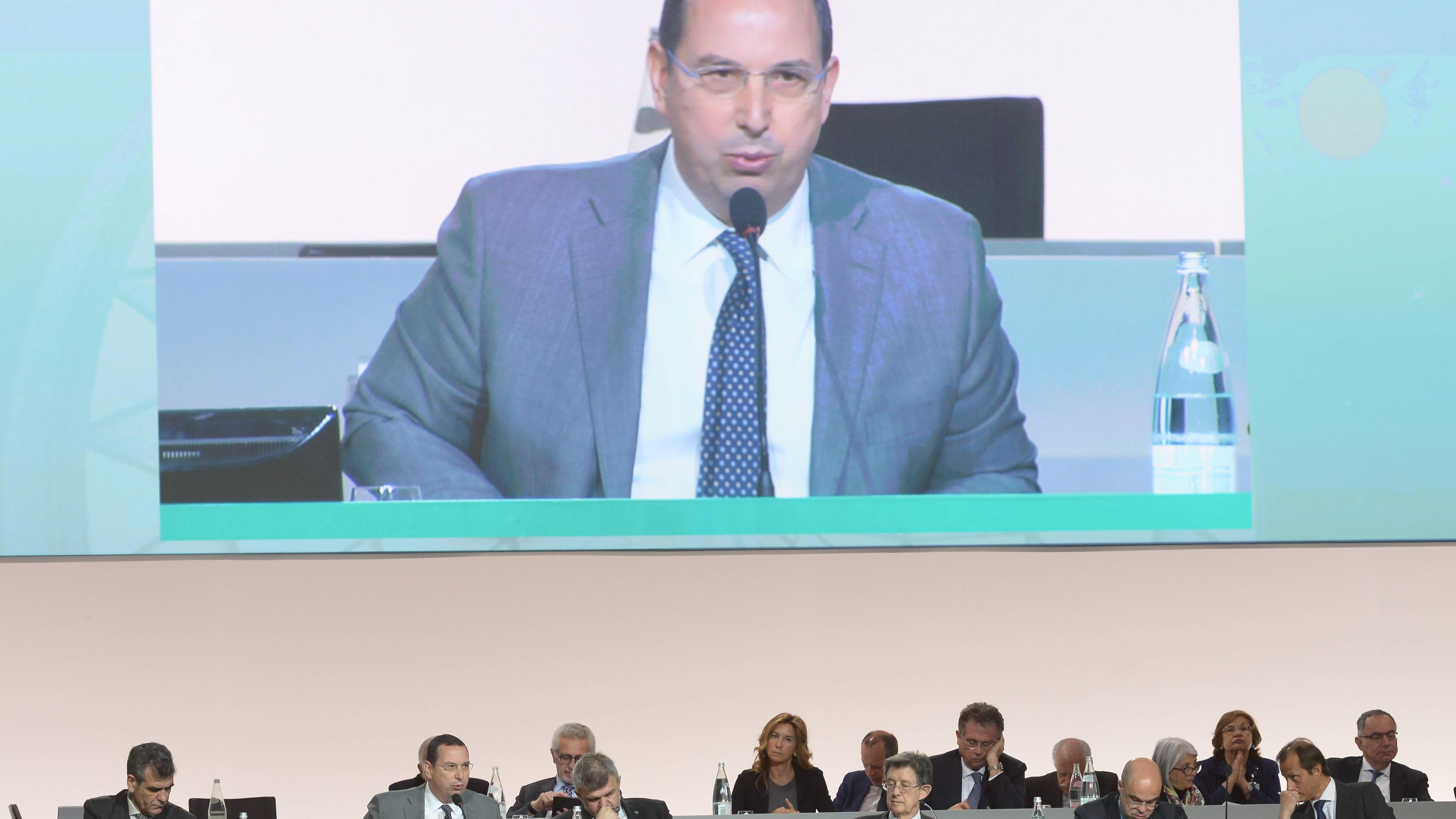 I banchieri popolari iniziano il «risiko»