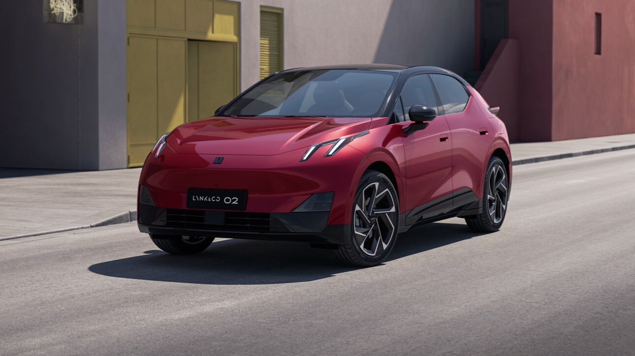 Lynk & Co lancia la 02: la nuova SUV-coupé elettrica co-creata con i clienti
