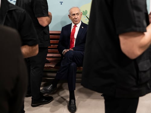 Si ribaltano i pronostici e Bibi passa in testa. Ma la maggioranza è lontana
