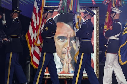 Il lungo addio a Charlie Kirk in Arizona 5