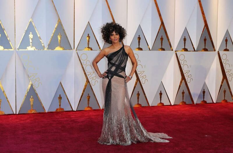 Halle Berry, sexy e talentuosa 6