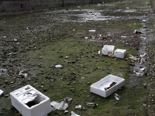 I Navigli di Leonardo? Discarica della movida