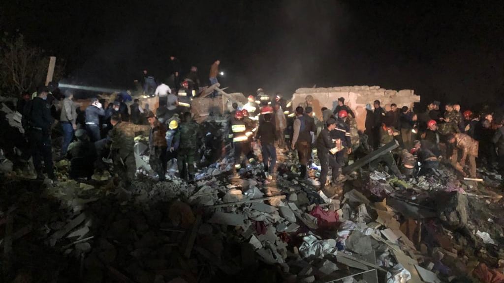 Nagorno-Karabakh, l'Azerbaigian condanna l'attacco armeno: "Crimine di guerra"