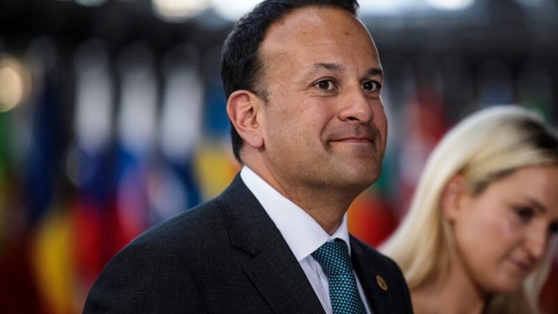 Irlanda, premier e tre ministri dettano "agenda gay" a papa Francesco